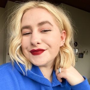 Meet your Posher, Kira